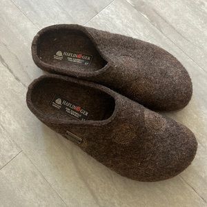GUC Haflinger wool slippers